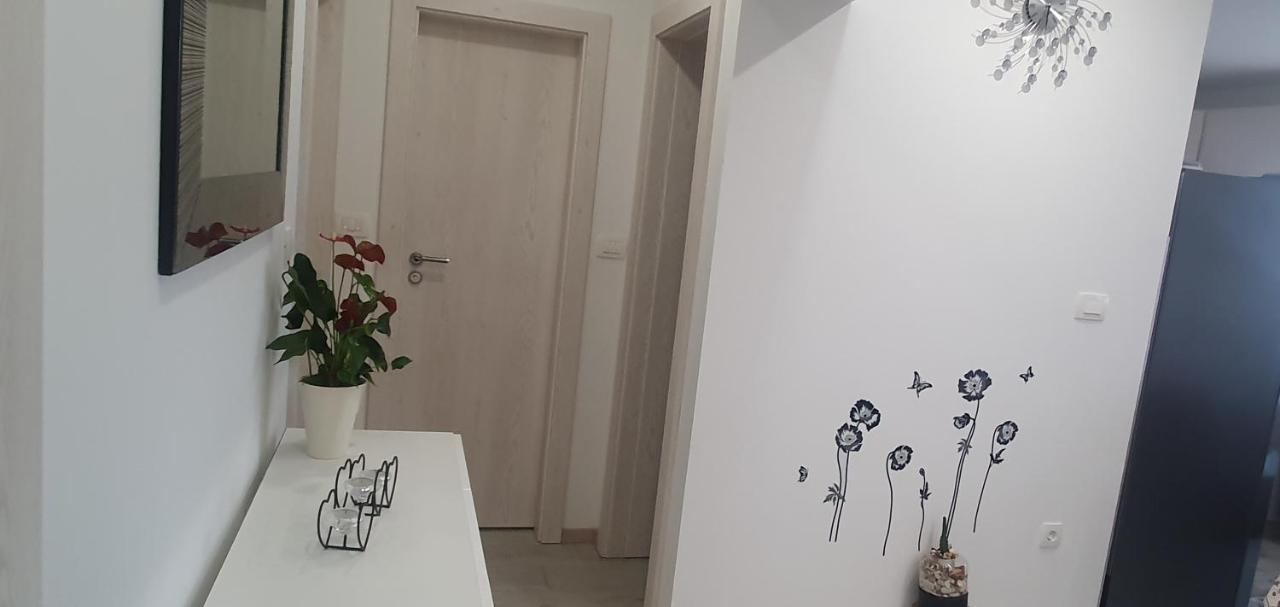 Urban Luxury Suites Juricevic Duće Eksteriør billede