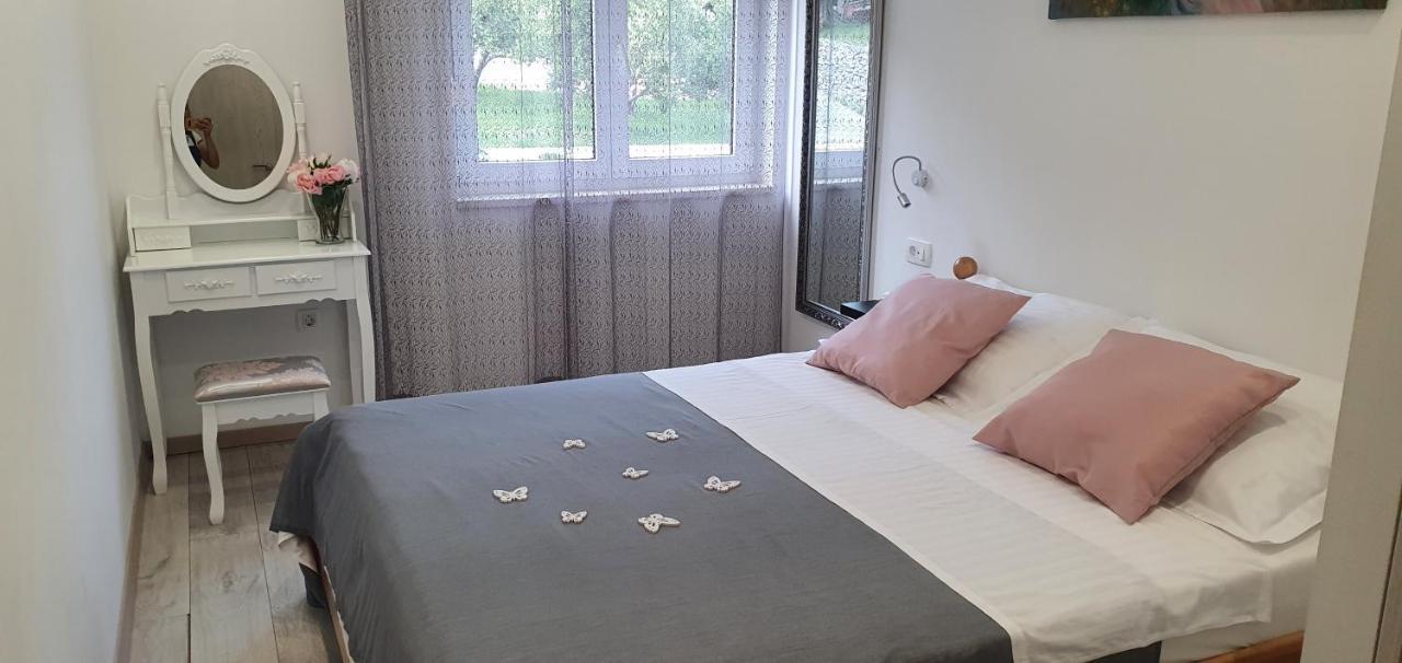 Urban Luxury Suites Juricevic Duće Eksteriør billede