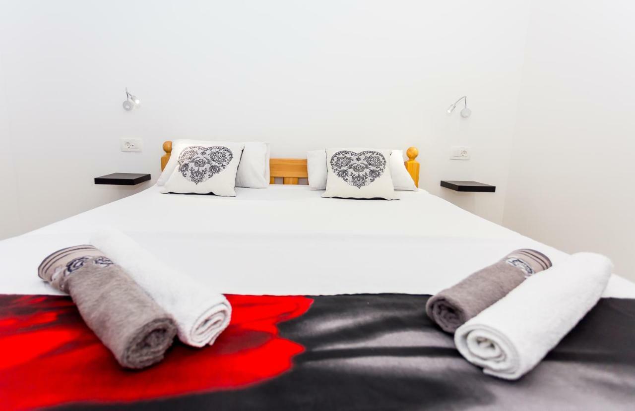 Urban Luxury Suites Juricevic Duće Eksteriør billede