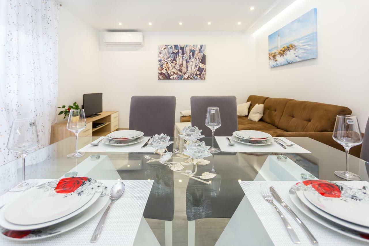 Urban Luxury Suites Juricevic Duće Eksteriør billede