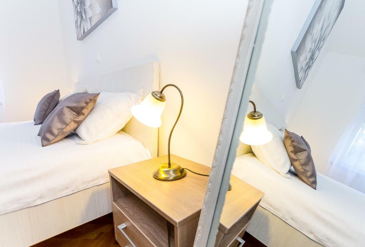 Urban Luxury Suites Juricevic Duće Eksteriør billede
