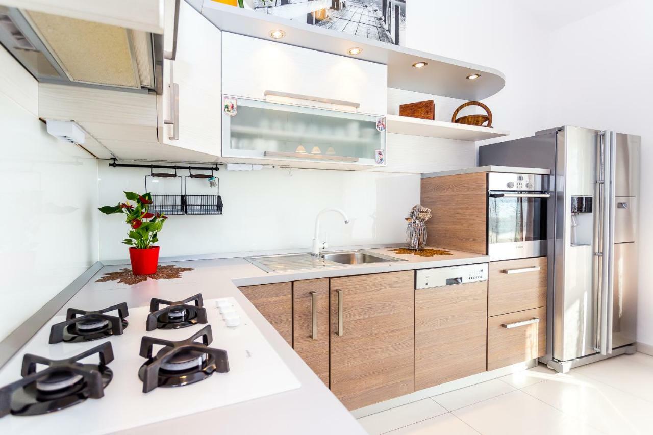Urban Luxury Suites Juricevic Duće Eksteriør billede
