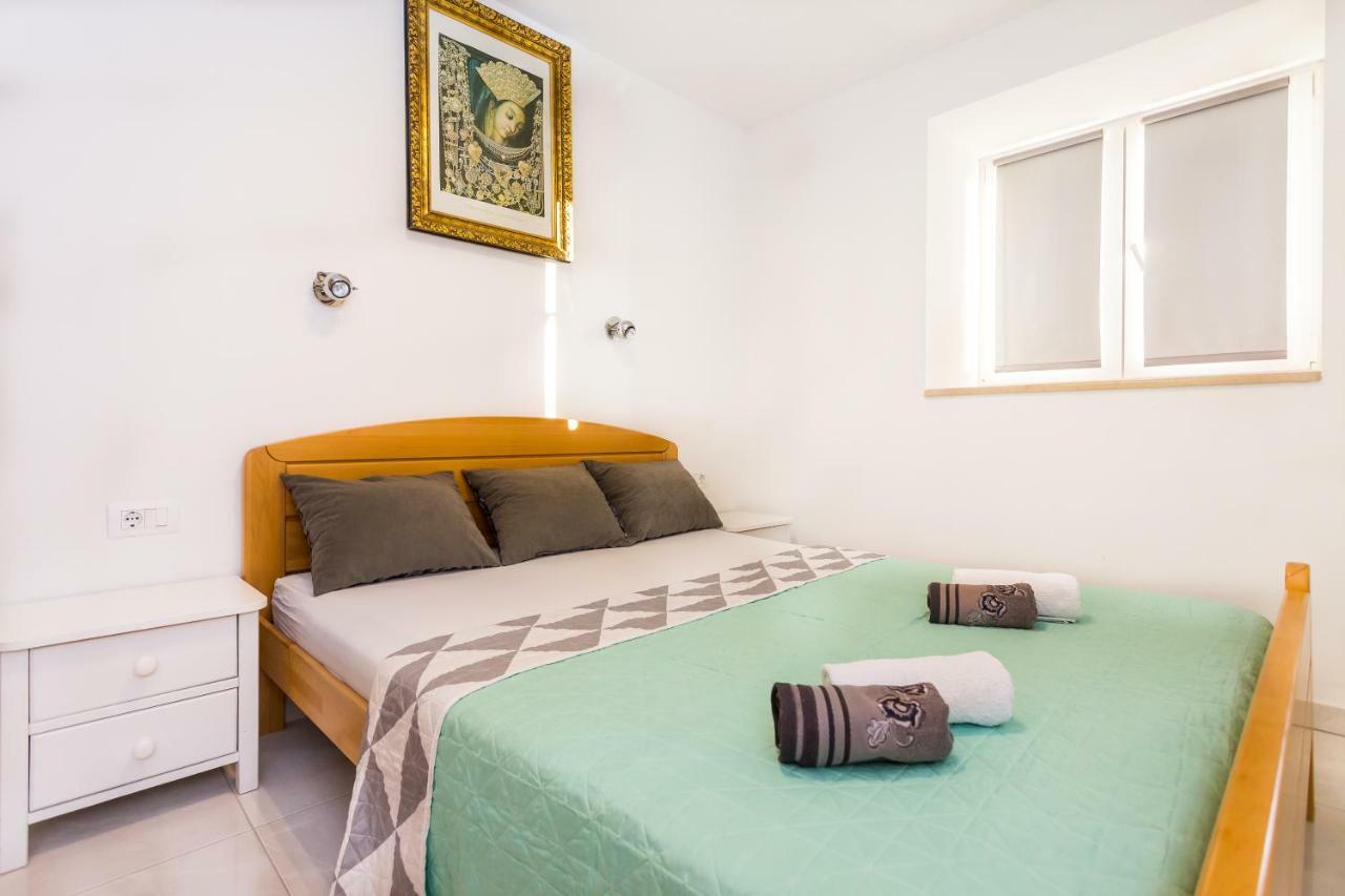Urban Luxury Suites Juricevic Duće Eksteriør billede
