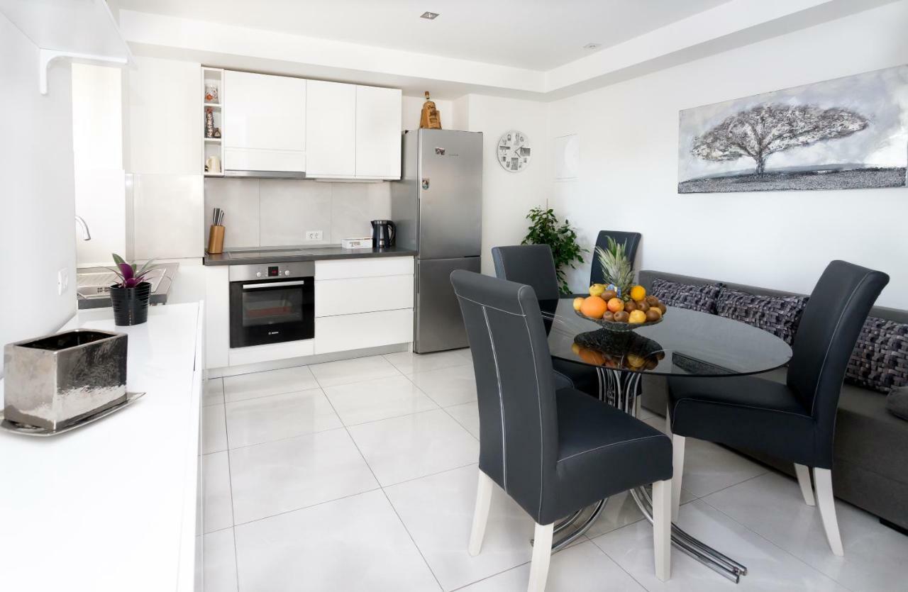 Urban Luxury Suites Juricevic Duće Eksteriør billede