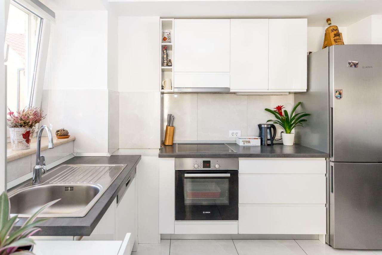 Urban Luxury Suites Juricevic Duće Eksteriør billede